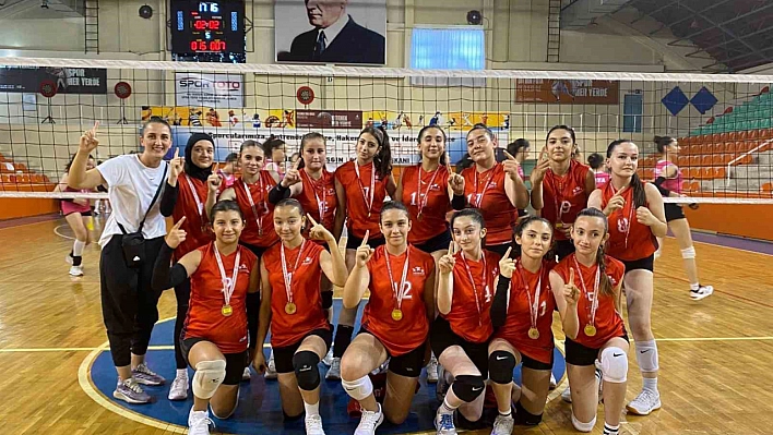 Kızlar birinci erkekler de ikinci oldu
