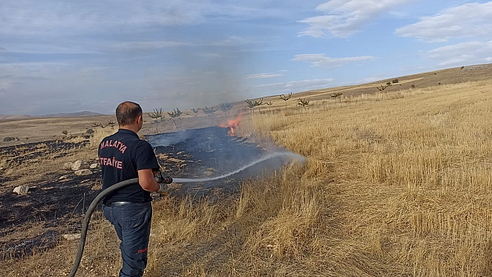 Komşu ilde 2 bin 500 dekar alanda etkili olan anız yangını söndürüldü