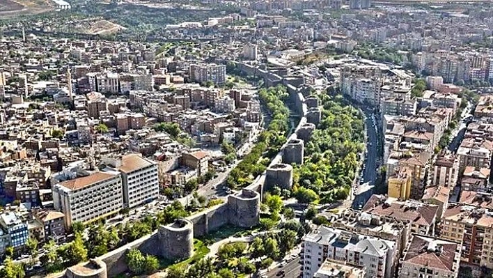 Diyarbakır'da rehine krizi: Rehin aldığı 3 kişiyi silahla vurarak yaraladı, operasyonla kıskıvrak yakalandı