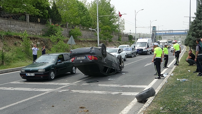 Kontrolden Çıkan Araç Refüje Çarparak Takla Attı