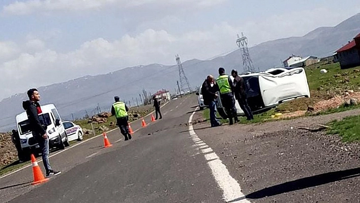 Köpeğe Çarpmamak İçin Manevra Yaptı: 2 Yaralı