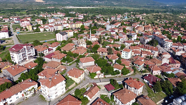 Köy muhtarını öldüren kişi, eşi çıktı!