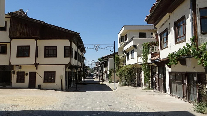 Lezzet Caddesi Sessizliğe Gömüldü!