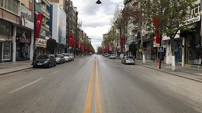 Malatya'da  cadde ve sokaklarda sessizlik hakim