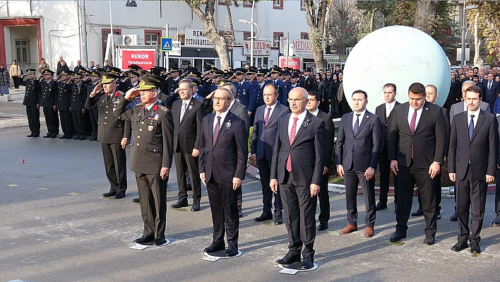 Malatya'da 10 Kasım Atatürk'ü anma töreni düzenlendi