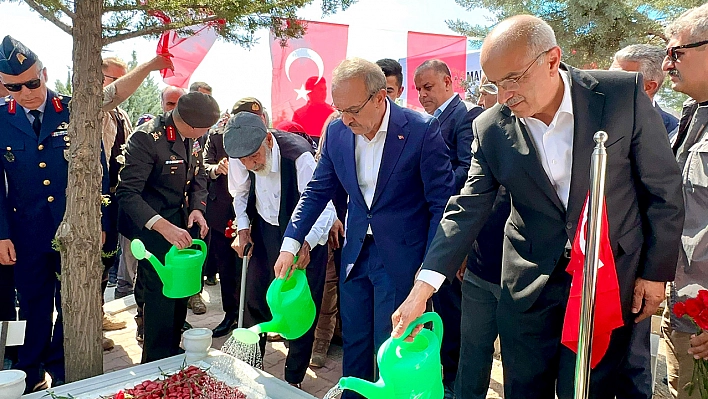 Malatya'da 15 Temmuz Şehitleri mezarları başında anıldı