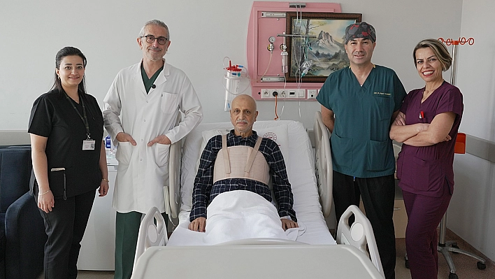Malatya'da 70 yaşındaki hastaya tek ameliyatta çifte müdahale