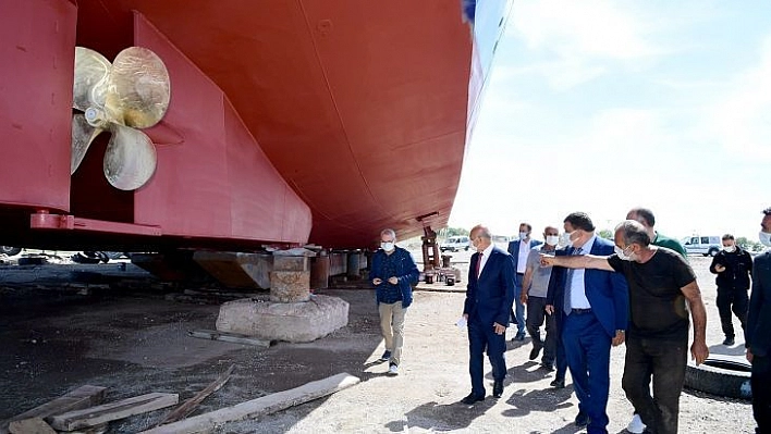 Malatya'da Atabey İskelesindeki feribotlar bakıma alındı