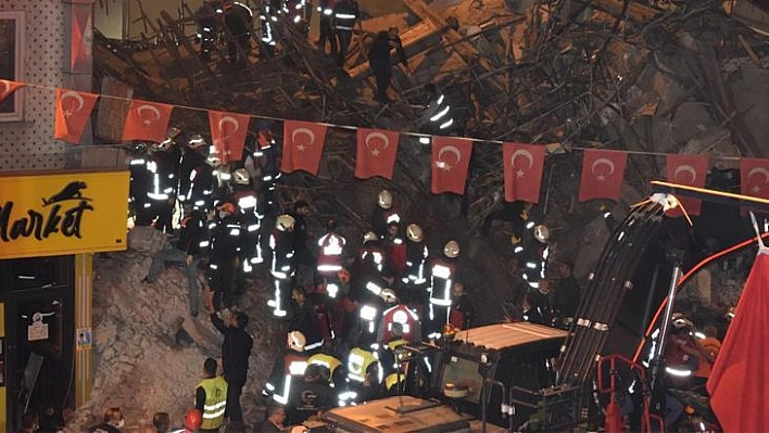 Malatya'da çöken binadan 14 kişi yaralı olarak kurtarıldı