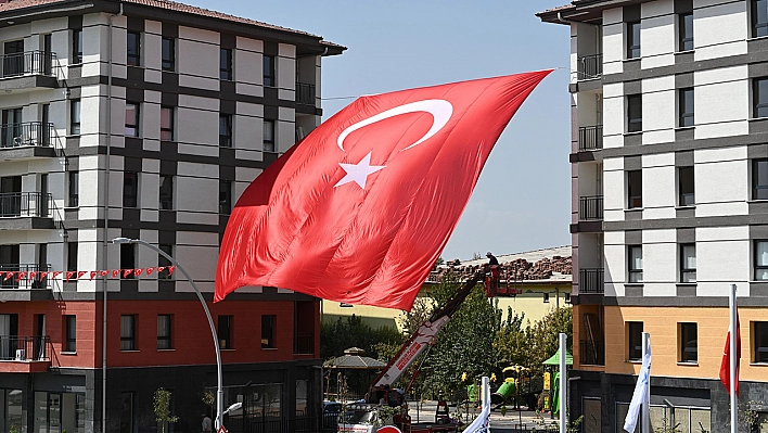 Malatya'da depremzedeler yeni evlerine kavuşuyor
