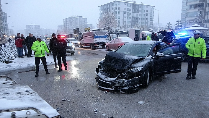 Malatya'da feci kaza: 5 yaralı