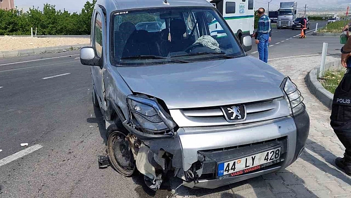 Malatya'da iki ayrı trafik kazası: 4 yaralı