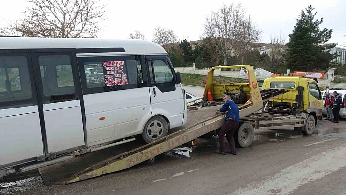 Malatya'da iki minibüs çarpıştı: 1 yaralı