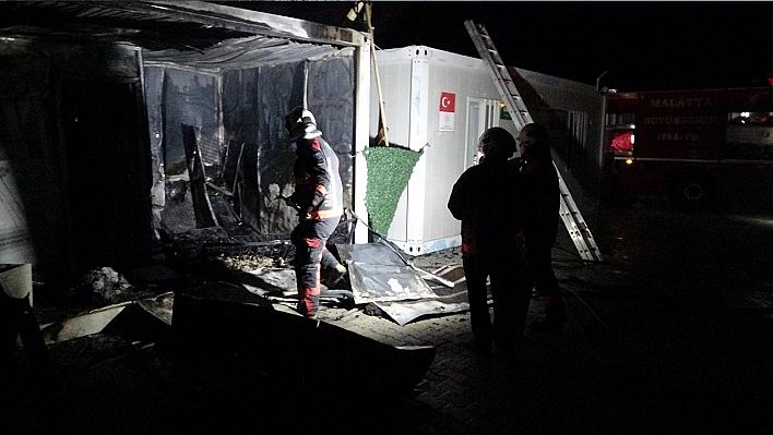 Malatya'da konteyner kentte korkutan yangın