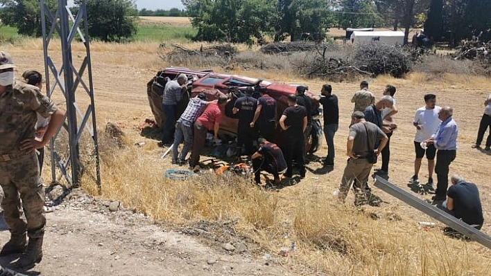 Malatya'da kontrolden çıkan araç devrildi: 5 yaralı