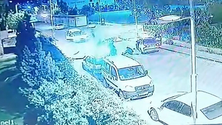 Malatya'da Kontrolden çıkan motosiklet otomobilin altına girdi