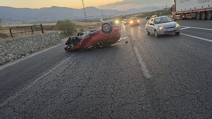 Malatya'da kontrolden çıkan otomobil devrildi