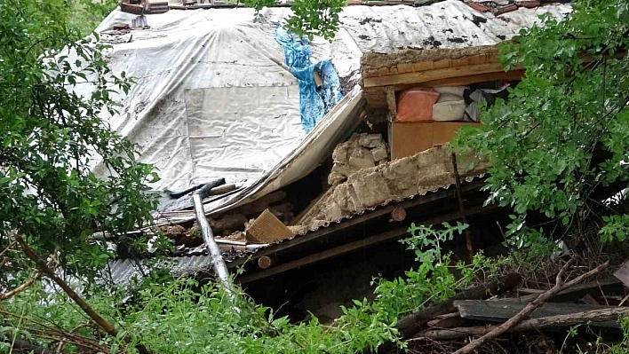 Malatya'da müstakil ev çöktü: 3 kişi yaralandı