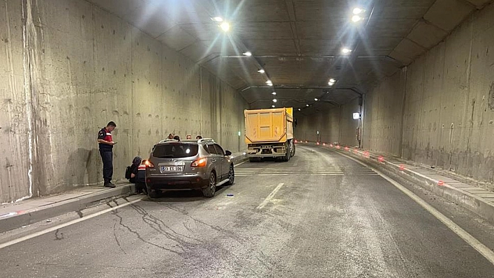 Malatya'da otomobil ile hafriyat kamyonu çarpıştı: 2 yaralı