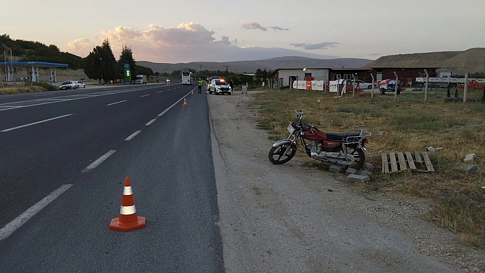Malatya'da otomobil motosiklete çarptı: 1 yaralı