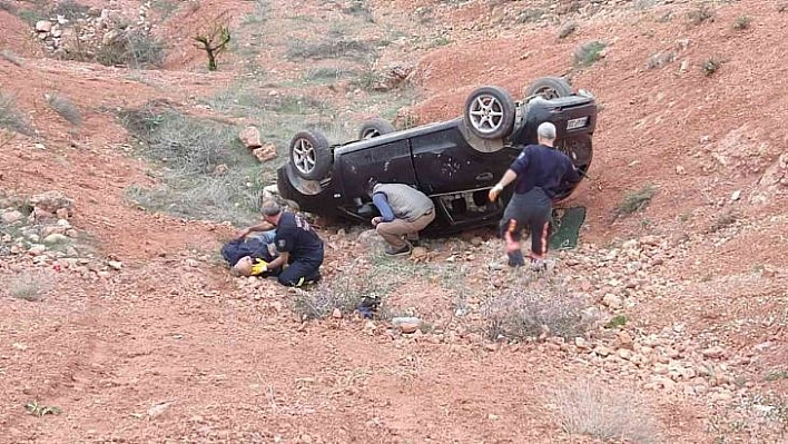 Malatya'da otomobil şarampole yuvarlandı: 1 yaralı