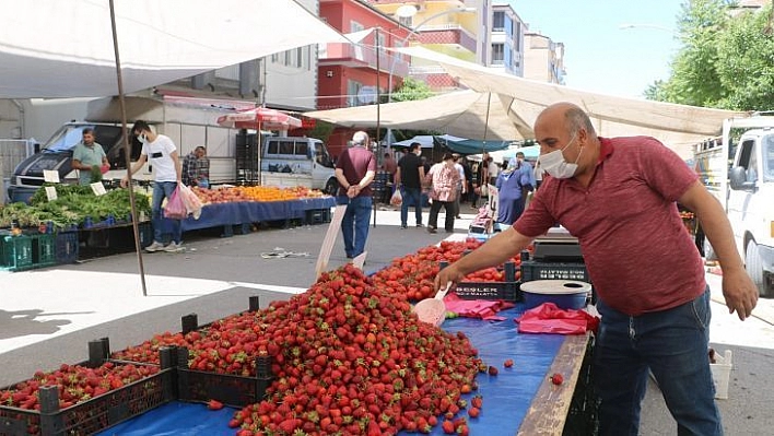 Malatya'da semt pazarı kuruldu