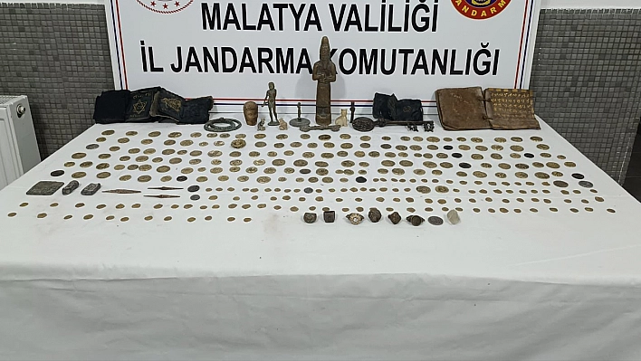 Malatya'da tarihi eser kaçakçılarına operasyon: 2 gözaltı