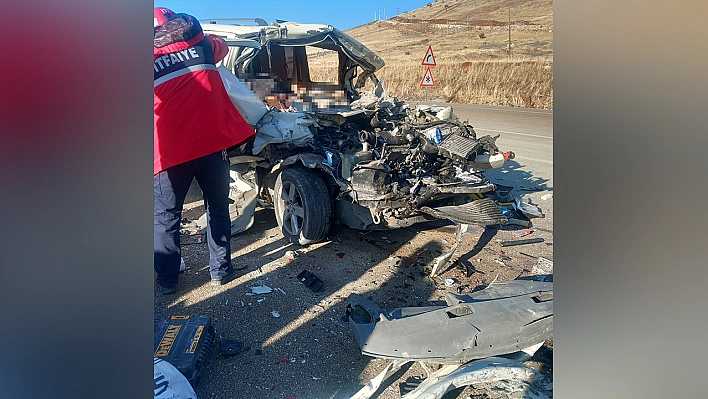 Malatya'da tır ile minibüs çarpıştı: 3 ölü