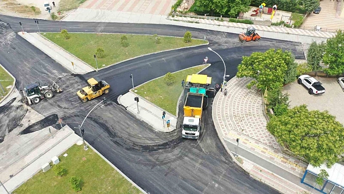 Malatya'da yol ve asfalt çalışmaları devam ediyor