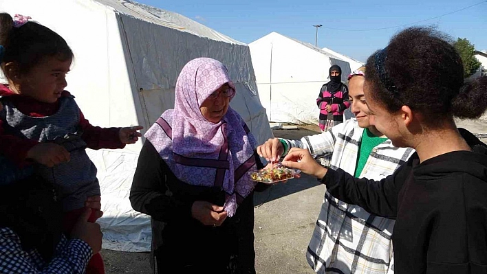 Malatya'daki çadır kentlerde hüzünlü bayram