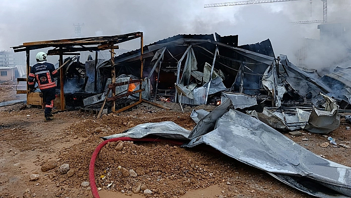 Malatya'daki şantiyede konteyner yangını korkuttu