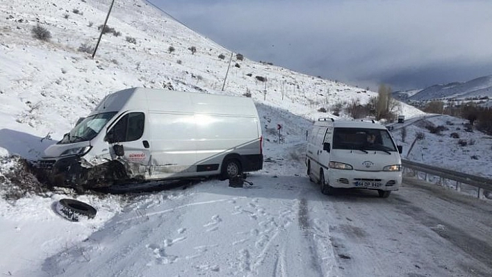 Malatya-Elbistan yolunda kaza: 4 yaralı