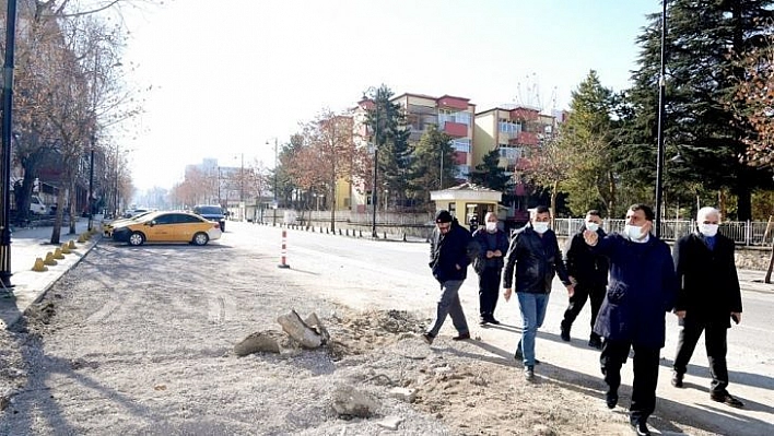 Malatya İstasyon Caddesinde yol genişletme çalışmaları sürüyor