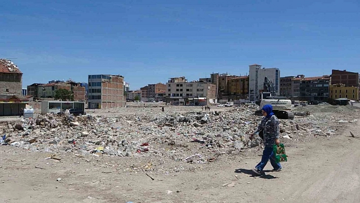 Malatyalı depremzedelerden hakaretlere tepki