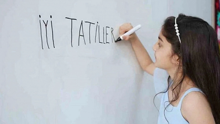 MEB'den öğrencileri üzen haber geldi: Bu yıl tatil yok!