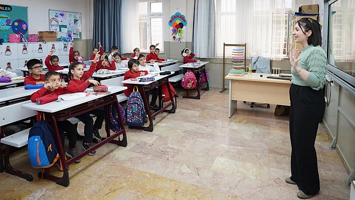 MEB ve Hazine'den deprem bölgesindeki öğrencilere büyük eğitim desteği!