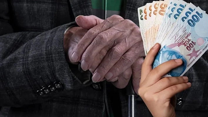 Mecliste kavga çıktı! Emeklinin bayram ikramiyesi beklemeye alındı