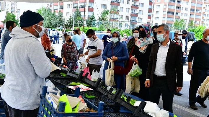 Milletvekili Tüfenkci ve Başkan Çınar'dan semt pazarı ziyareti