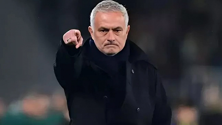 Mourinho gelecek sezon takımın yarısını gönderecek