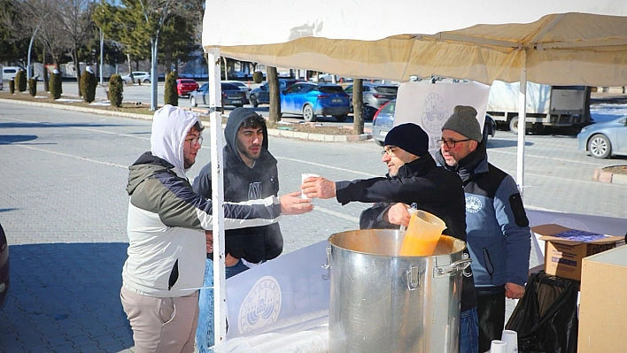 MSÜ adaylarına Elazığ belediyesinden iç ısıtan ikram