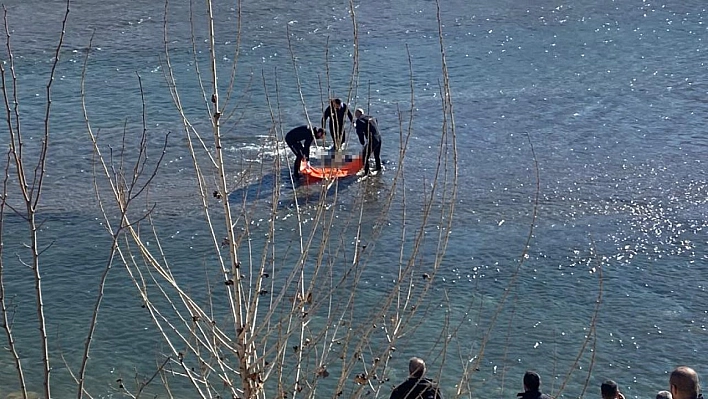 Munzur Çayı'nda bir erkek cesedi bulundu