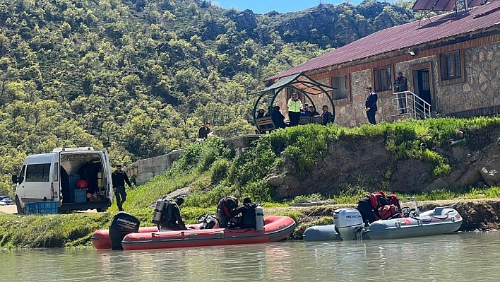 3 Genci Arama Çalışmaları 55 Kilometrelik Alanda Sürüyor