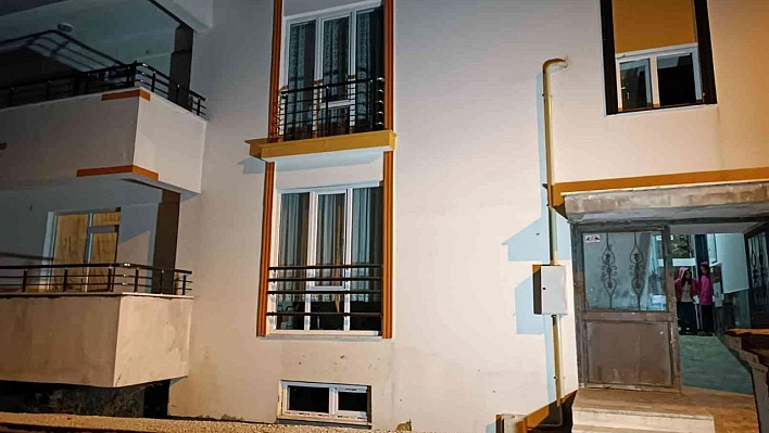 Müteahhitle dağıtım şirketi arasındaki sorun apartmanı 8 aydır elektriksiz bıraktı