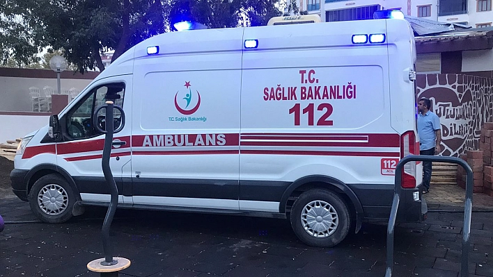 Oğlunun düğününde, eşini öldürüp kızını yaraladı