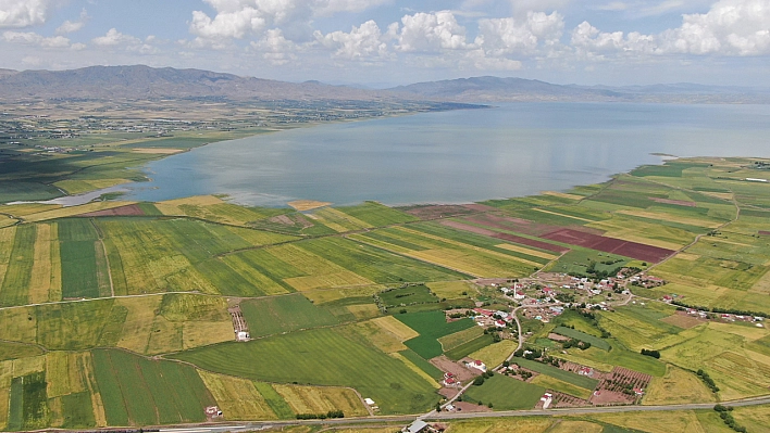 Önceden çölü andıran baraj sahası suyla doldu