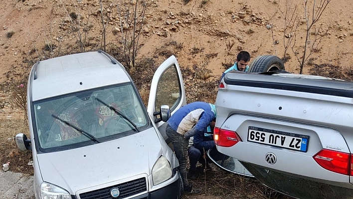 Önünde seyreden araca çarpıp takla attı: 1 yaralı