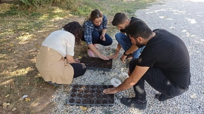 Organik tarım öğrencileri uygulamalı derslere başladı