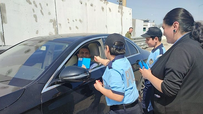 'Otizme Mavi Işık Yak' Etkinliği Düzenlendi