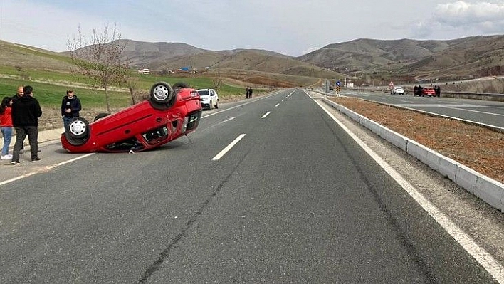 Otomobil ters döndü, sürücü yara almadan kurtuldu