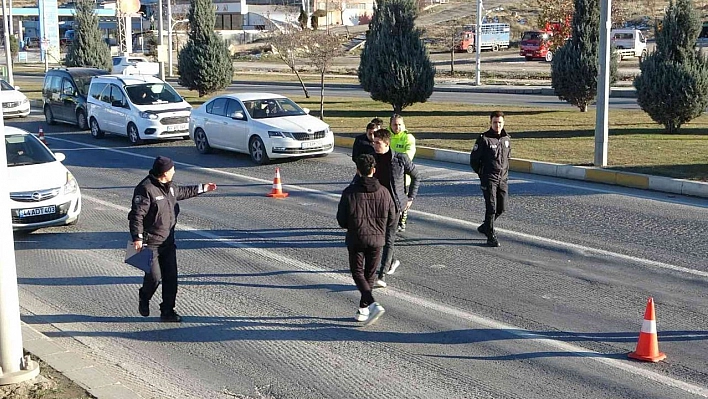 Otomobilin çaptığı yaya ağır yaralandı